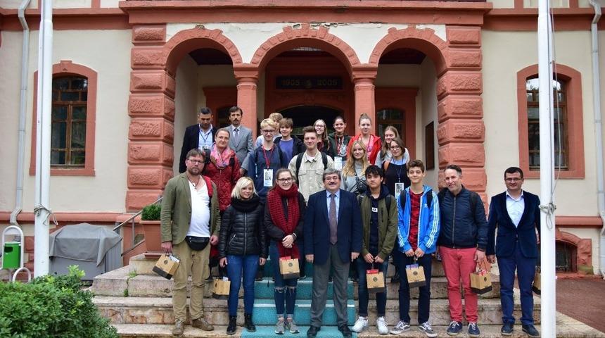 Başkan Can yurt dışından gelen &ouml;ğrencileri ağırladı