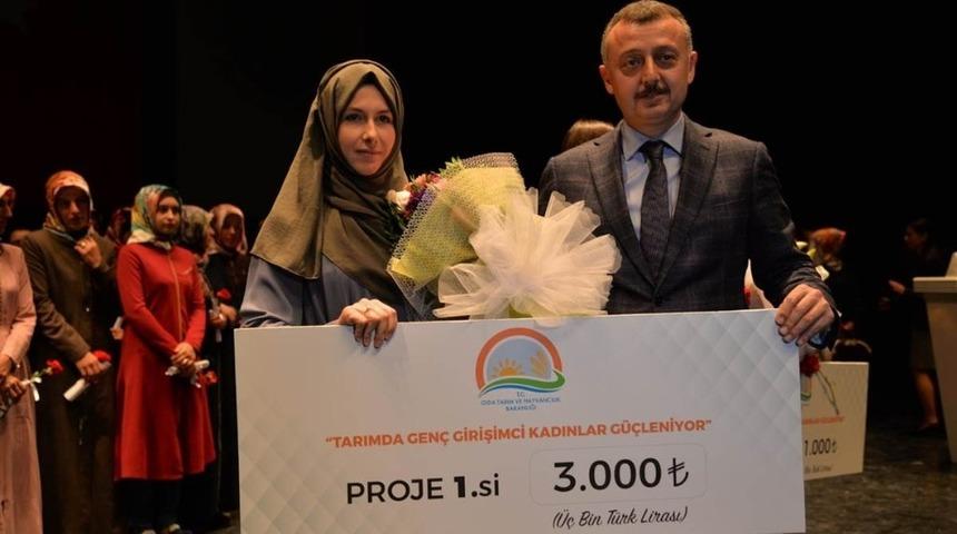 Kadın girişimciler tarımda g&uuml;&ccedil;lendiriliyor