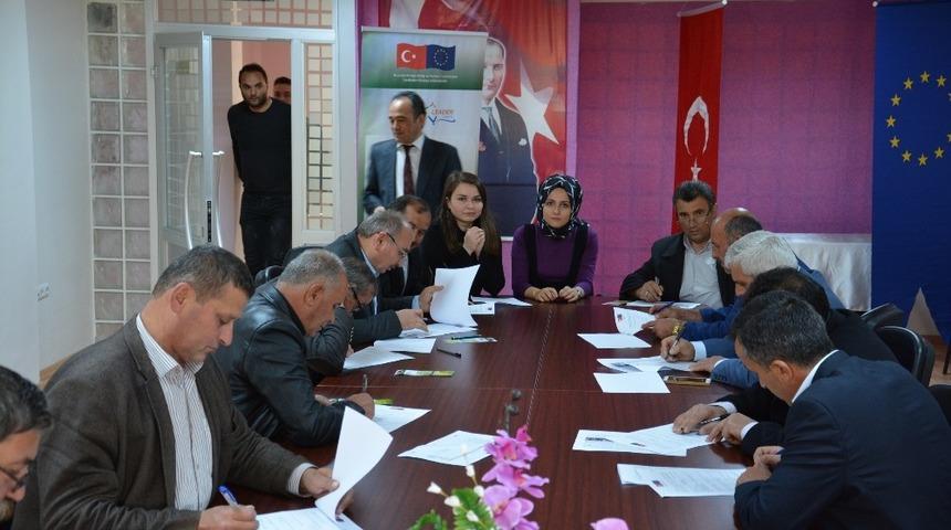 Yeşil Doğa Yerel Eylem Grubu esnaf ve muhtarlarla toplantı yaptı