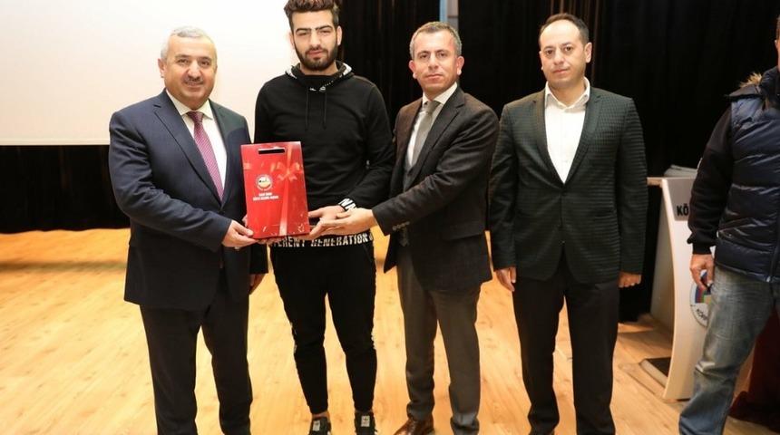 Körfez’in yetiştirdiği ilk yüzme antrenörleri sertifika aldı