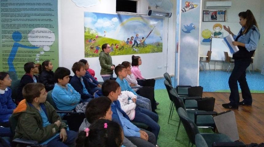 İzmit Zabıtalarından öğrencilere eğitim