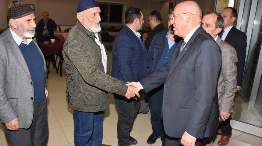 Başkan Eşkinat, halkın sorunlarını dinliyor