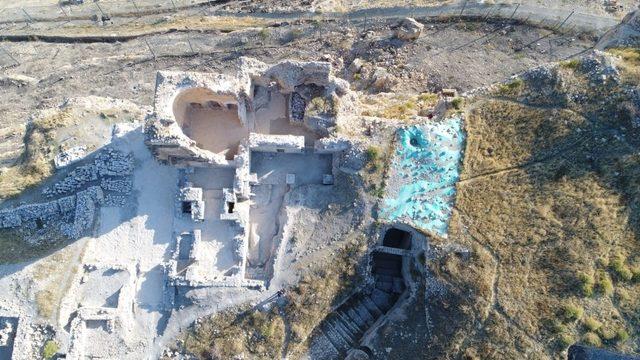 Mardin Kalesin’de arkeolojik kazılar sürüyor