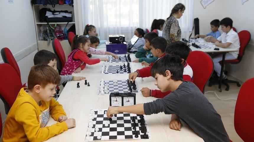 AKBEM eğitim kapılarını aralıyor