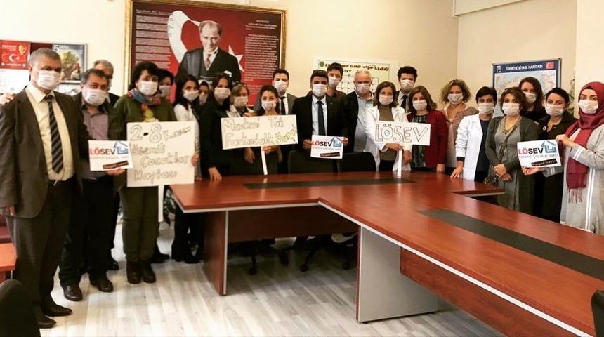 &Ouml;ğretmenler l&ouml;semiye dikkat &ccedil;ekti