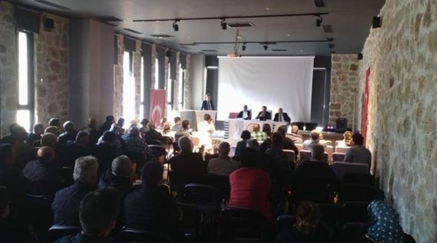 Modern Zeytin Yetiştiriciliği ve Zeytin Hastalık ve Zararlılarıyla Mücadele Konulu Panel düzenlendi