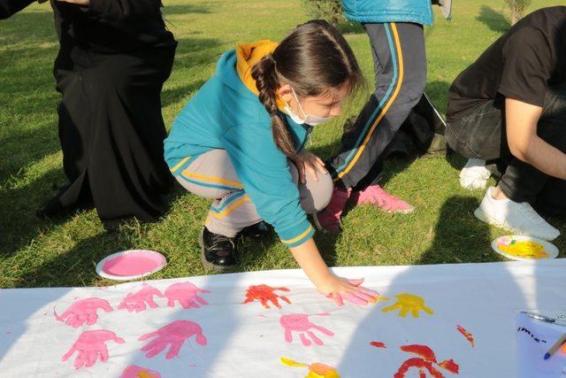 SAÜ’lü öğrencilerden lösemili çocuklara destek