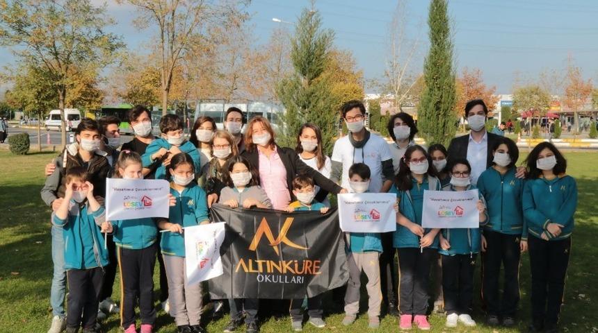 SAÜ’lü öğrencilerden lösemili çocuklara destek