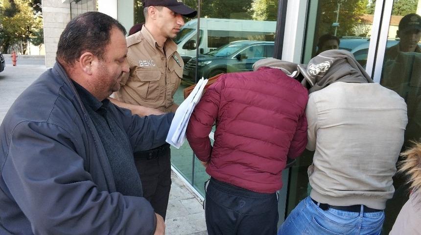 Yazlık evlerden hırsızlık iddiasına 2 gözaltı