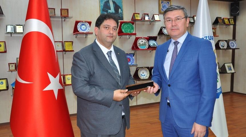 Kazakistan Ankara B&uuml;y&uuml;kel&ccedil;isi Saparbekuly ETB Y&ouml;netim Kurulu Başkanı Oral&rsquo;ı ziyaret etti