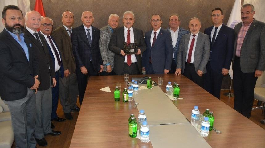 Vali G&uuml;ven&ccedil;er, MESOB Başkanı Geriter ile vedalaştı