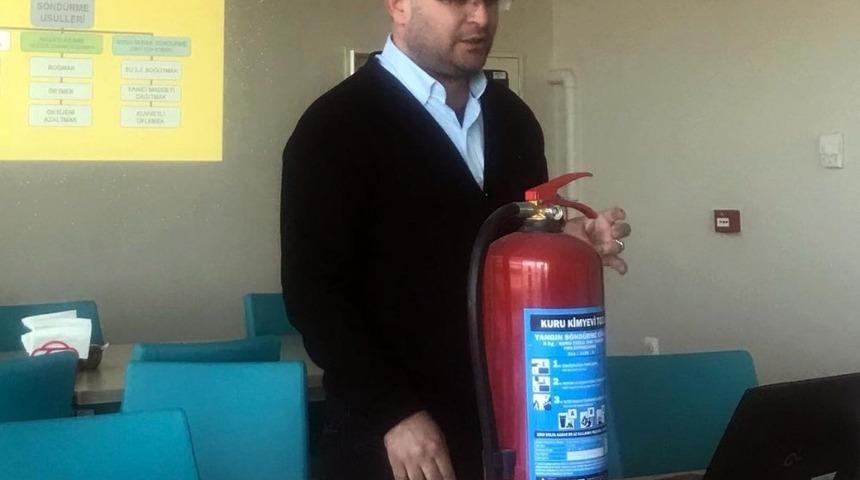 Sağlık &ccedil;alışanlarına yangından korunma eğitimi verildi