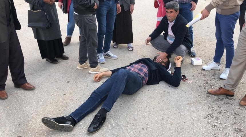 Motosikletle otomobil &ccedil;arpıştı: 1 Yaralı