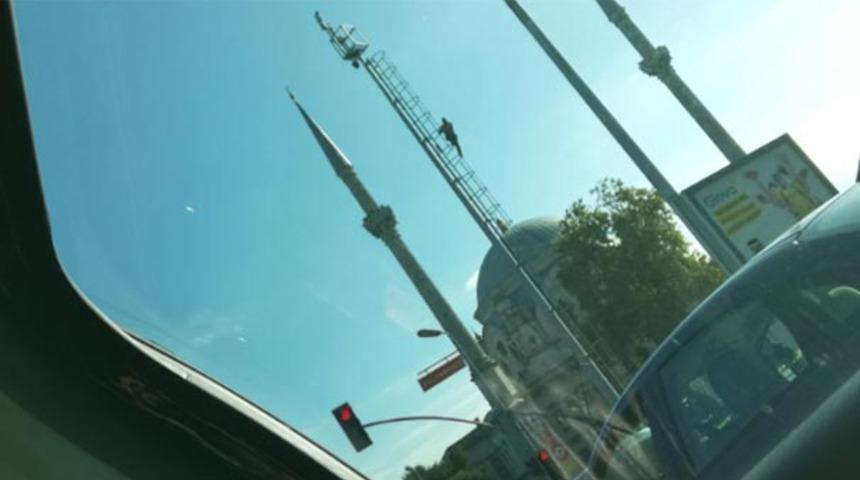 Dolmabahçe'de intihar girişimi!