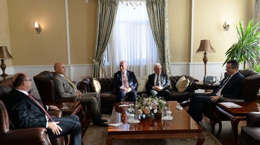 Rekt&ouml;r &Ccedil;omaklı&rsquo;dan, Vali Okay Memiş&rsquo;e hayırlı olsun ziyareti