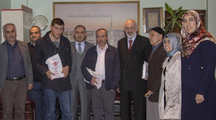 Van&rsquo;da &lsquo;Umre &Ouml;d&uuml;ll&uuml; Kur&rsquo;an-ı Kerim&rsquo; yarışması