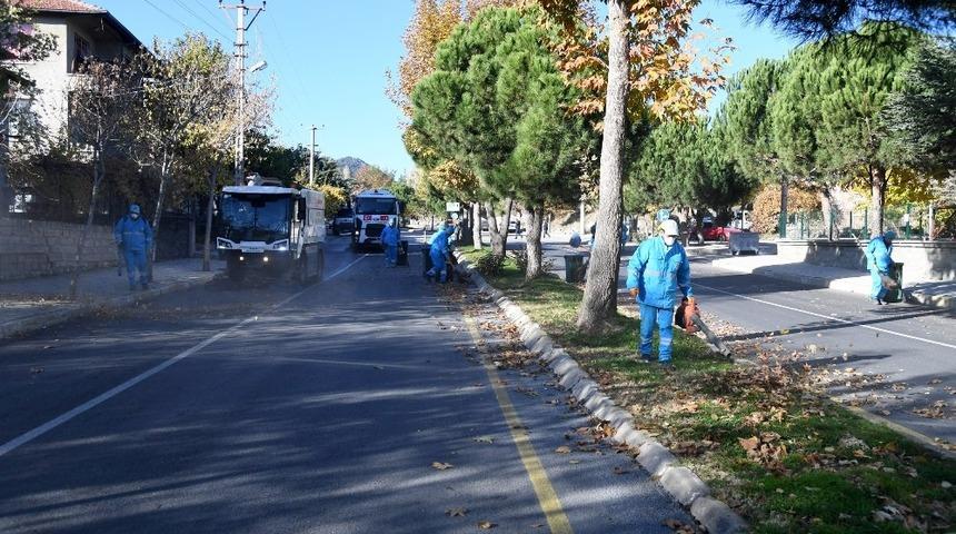 Isparta Belediyesi&rsquo;nden sonbahar temizliği