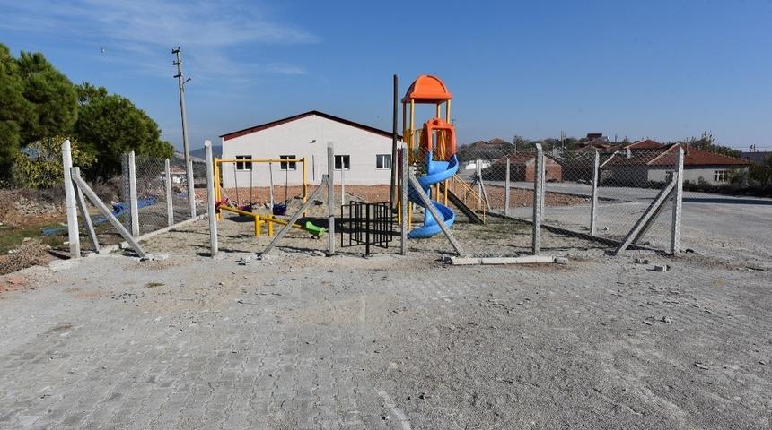 Yunusemre &Ccedil;amlıca&rsquo;ya d&uuml;ğ&uuml;n salonu yapıyor