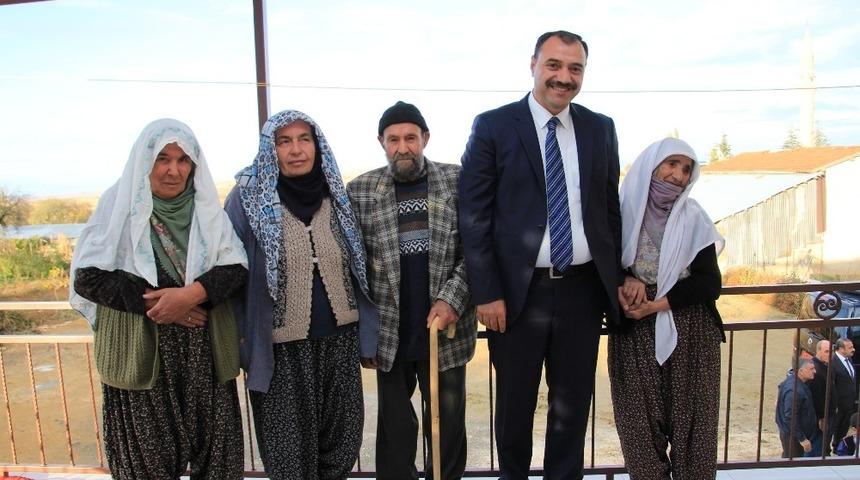 Vali Kaldırım’dan köy ziyareti