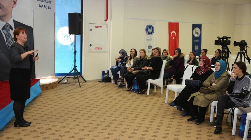 Anne ve anne adaylarına OKM’de eğitim verildi