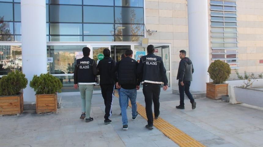 Uyuşturucu madde satarken yakalanan ş&uuml;pheli tutuklandı