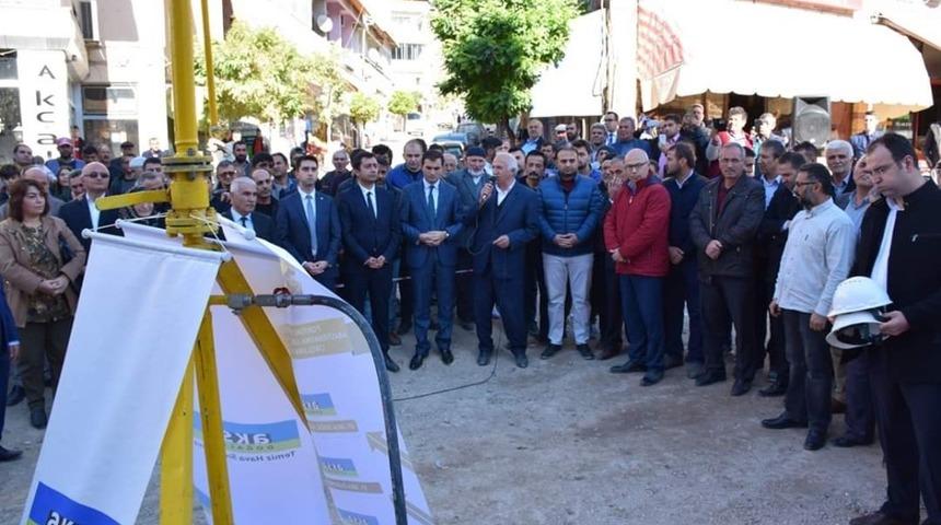 İl&ccedil;ede doğalgaz kutlaması