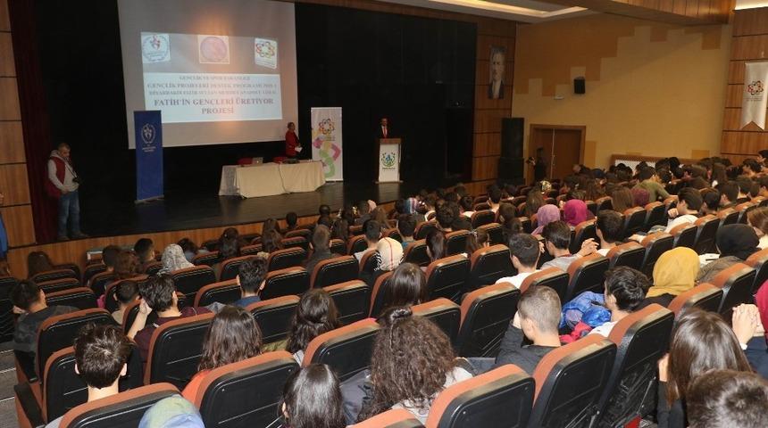 Diyarbakır&rsquo;da &ouml;ğrencilere model u&ccedil;ak eğitimi verilecek