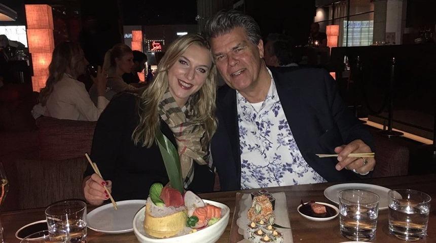 Tinder'da daha fazla kadınla tanışabilmek için yaşının küçültülmesini istedi