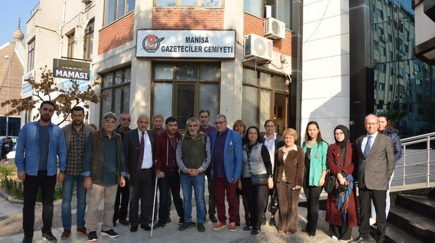 Vali Güvençer Manisalı gazetecilerle vedalaştı