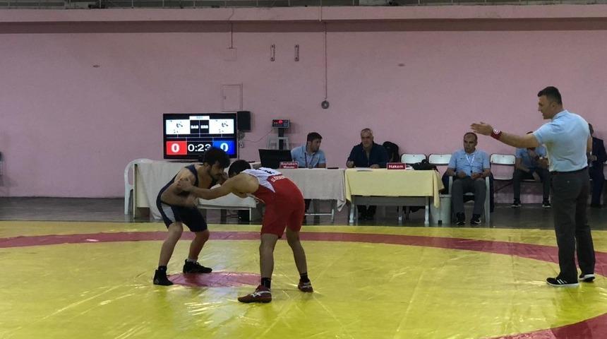 Büyükşehir, Güreş Süper Lig’inde fırtına gibi esiyor