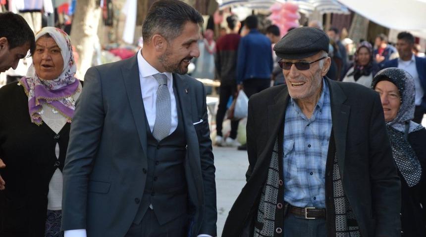 Başkan Y&uuml;z&uuml;g&uuml;ll&uuml; halk pazarında