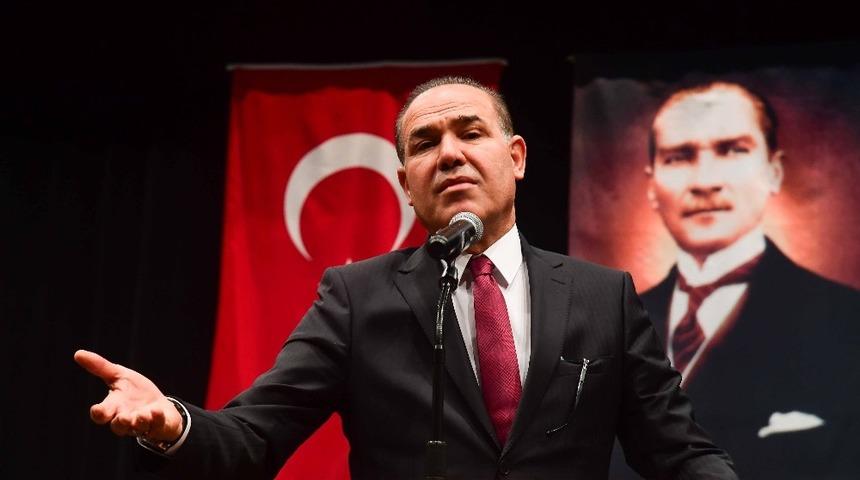 S&ouml;zl&uuml;, gen&ccedil;lerle hayatının bilinmeyenlerini paylaştı