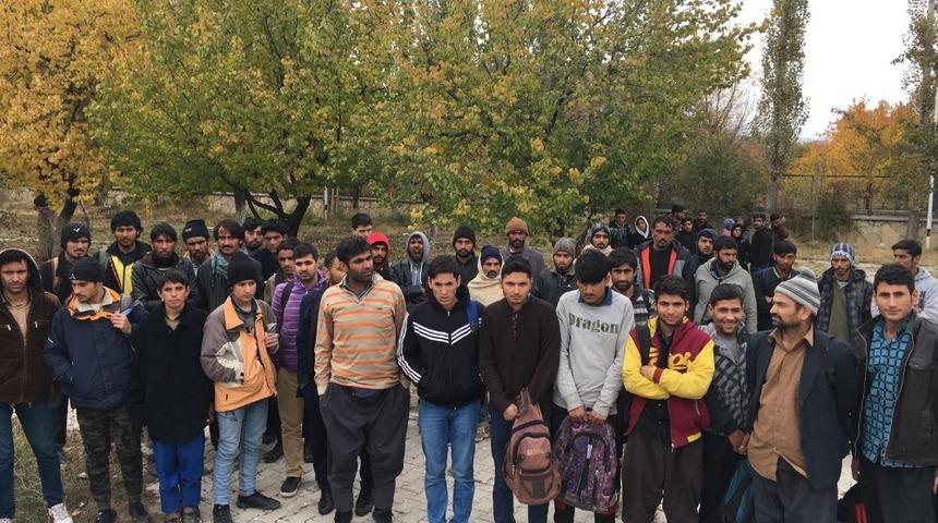 Van&rsquo;da 47 yabancı uyruklu ka&ccedil;ak şahıs yakalandı