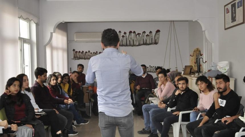 Gen&ccedil;lik Proje D&ouml;ng&uuml;s&uuml; eğitimlerine katıldı