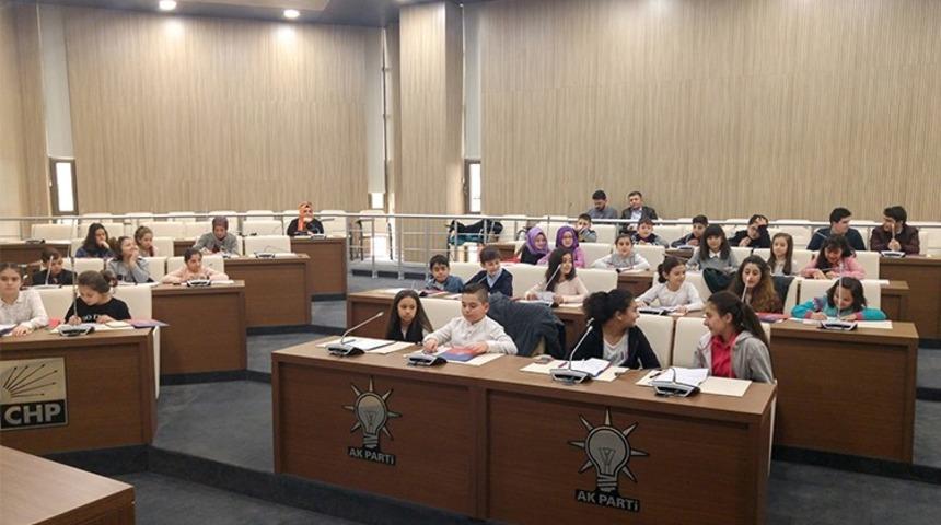 Ey&uuml;psultanlı &ccedil;ocuklardan m&uuml;ltecilere kardeş eli