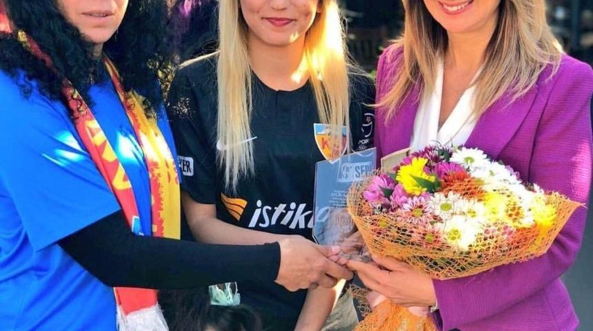 T&uuml;rk futbolunda g&uuml;ller a&ccedil;acak