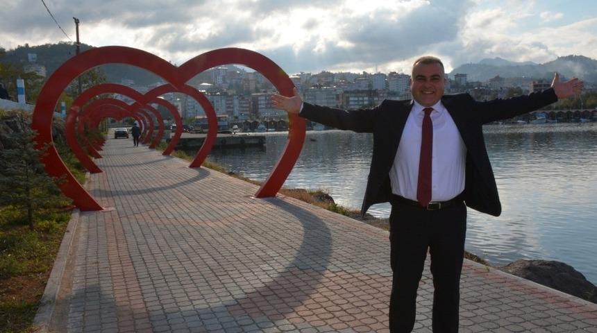 Bu yol sevgiye g&ouml;t&uuml;r&uuml;yor