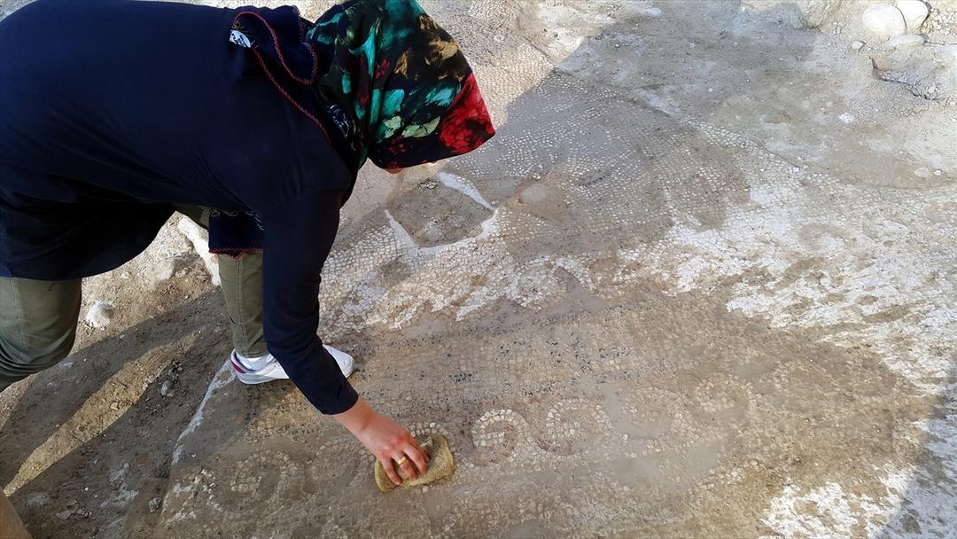 &Ccedil;ukurova'nın Ayasofyası'nda tarih tekrar canlanıyor! Hepsi bir bir g&uuml;n y&uuml;z&uuml;ne &ccedil;ıkarılıyor