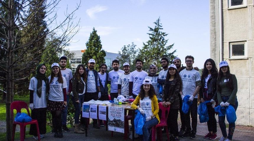 Trabzon &Uuml;niversitesi &ouml;ğrencilerinden kamp&uuml;ste &ccedil;&ouml;p temizliği