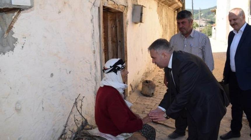 Kaymakam Duru sorunları yerinde dinliyor