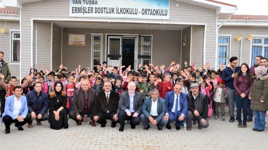 Başkan &Ouml;zg&ouml;k&ccedil;e mahalle ziyaretlerini s&uuml;rd&uuml;r&uuml;yor