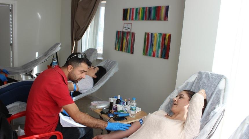 AEDAŞ &ccedil;alışanlarından Kızılay&rsquo;a &lsquo;k&ouml;k h&uuml;cre ve kan bağışı&rsquo;