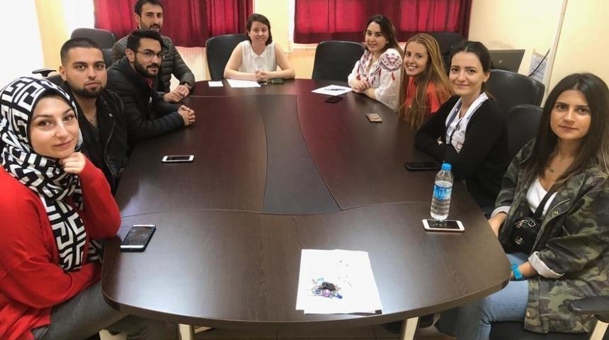 Sağlık Bilimleri Fakültesi Dekanı Prof. Dr. Sevim Çelik, öğrenci temsilcileri ile görüştü