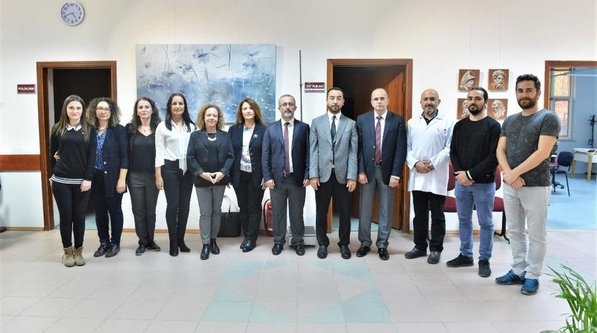 SA&Uuml;&rsquo;de &lsquo;Birlikte 2&rsquo; isimli karma resim sergisi a&ccedil;ıldı