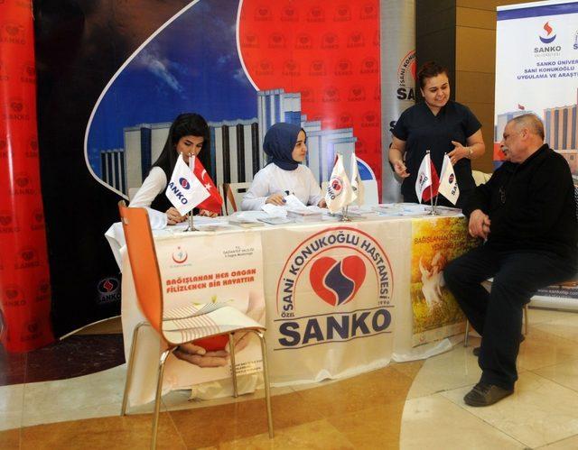 SANKO Hastanesi, SANKO Park Avm’de organ bağışı bilgilendirmesi yapıyor