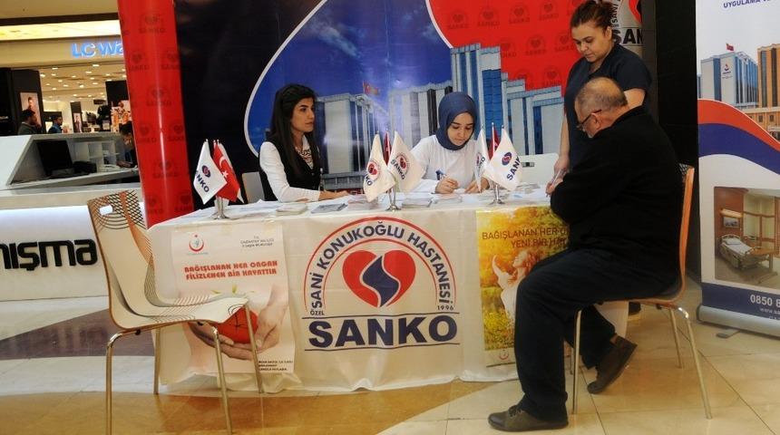 SANKO Hastanesi, SANKO Park Avm&rsquo;de organ bağışı bilgilendirmesi yapıyor
