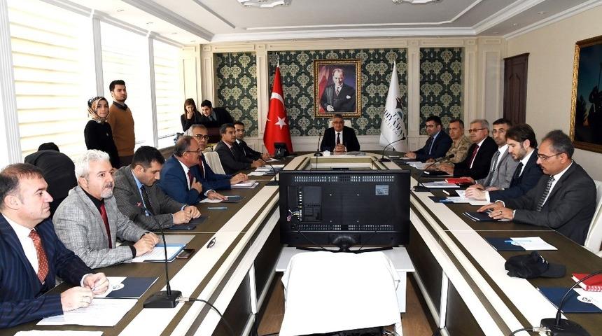 Bağımlılıkla mücadele toplantısı Vali Aykut Pekmez başkanlığında yapıldı