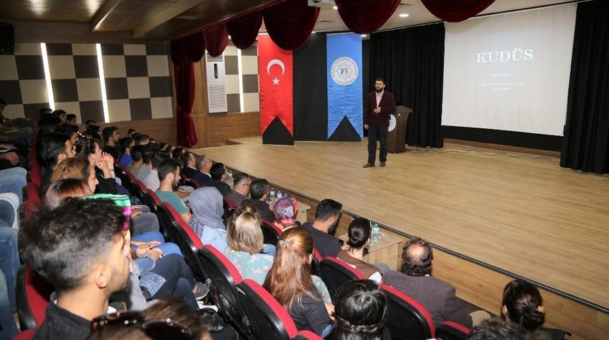 ALKÜ’lü öğrenciler Kudüs’ü uzmanından dinledi