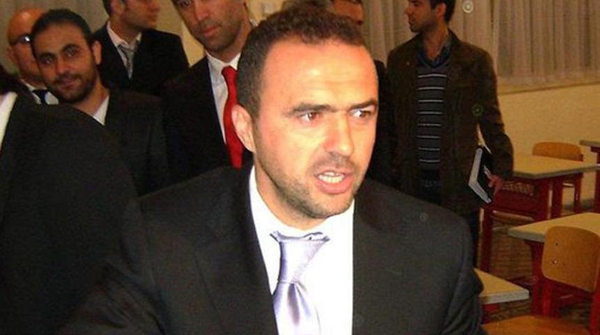 FET&Ouml; firarisi eski Galatasaraylı futbolcu Arif Erdem'in iadesi istenecek