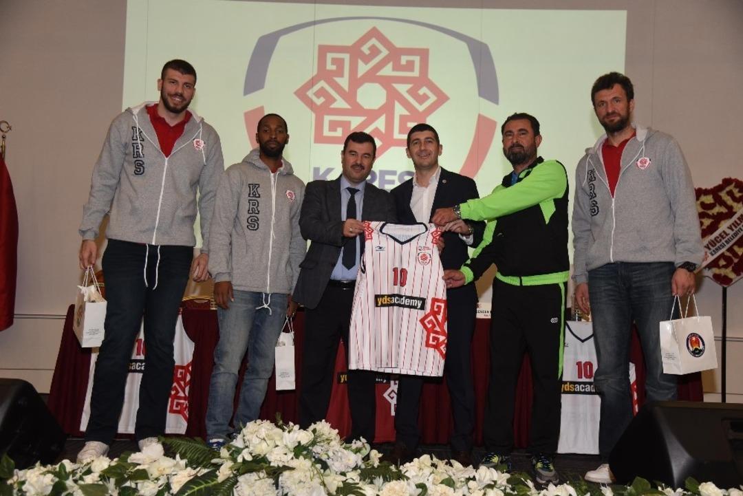 Karesispor İmam hatip &ouml;ğrencileriyle bir araya geldi